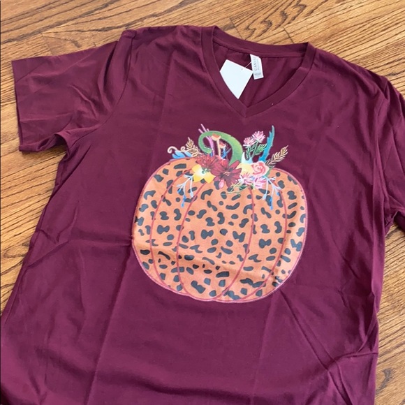 Leopard Pumpkin Fall v neck T-shirt , Bella canvas - Picture 3 of 4